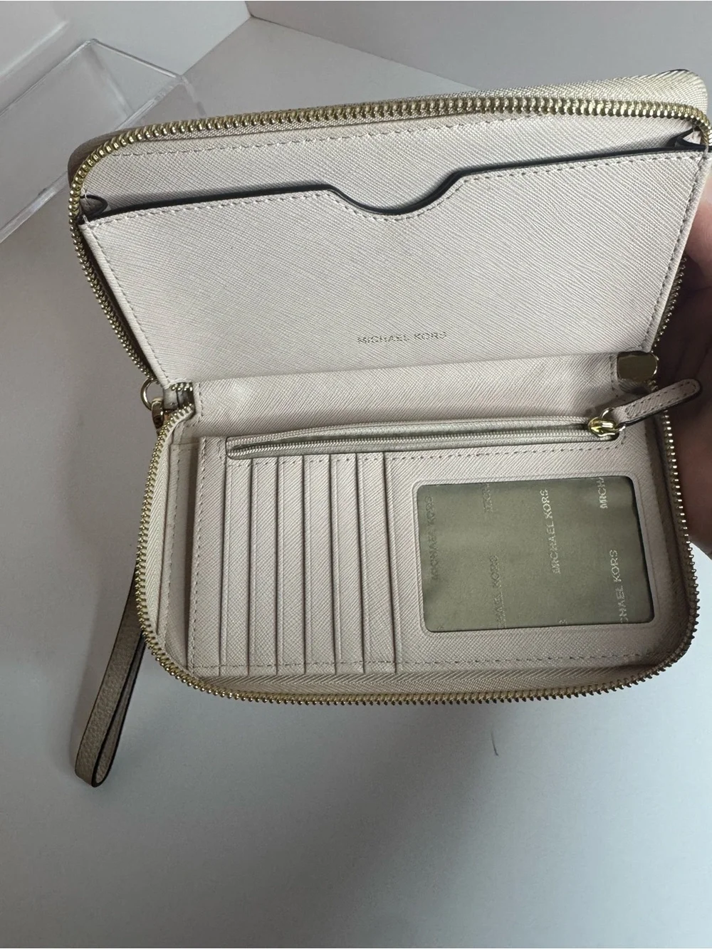 #375 Michael Kors Jet Set Travel Pebbled Leather Wristlet Wallet